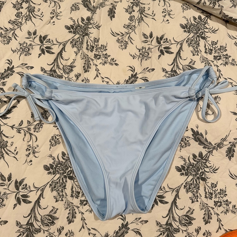 Hollister bikini bottom size L